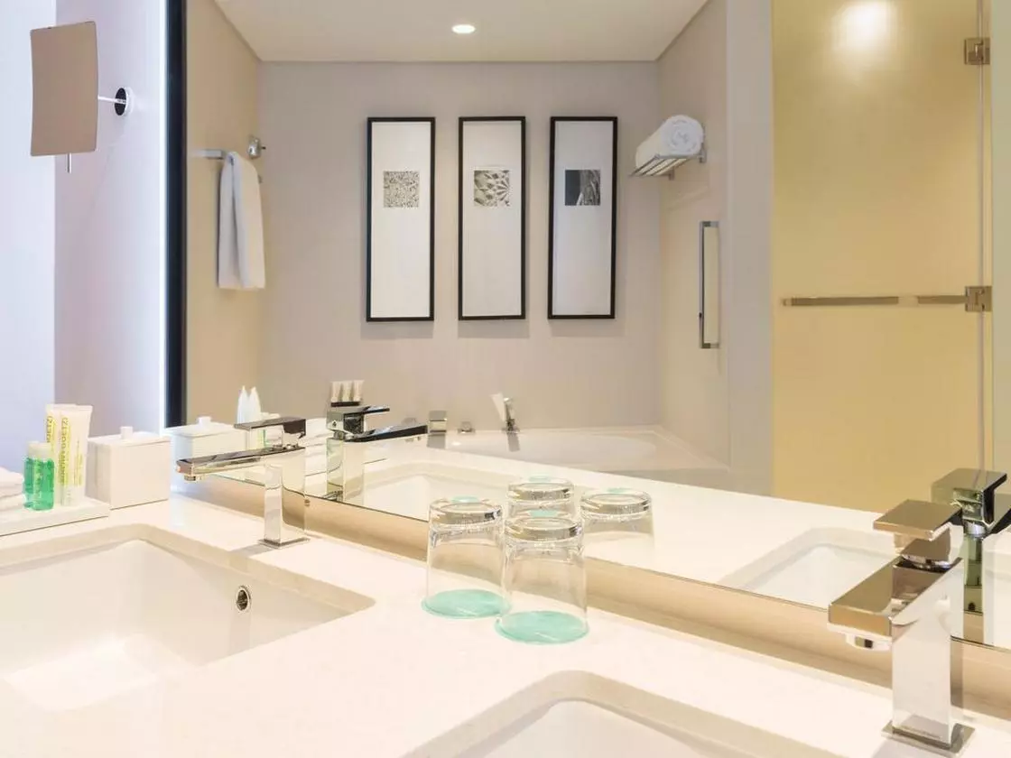 LEROYALMERDIENE_SHABAVIZ (5).jpg